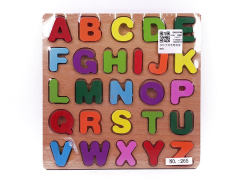 木制大写字母拼图