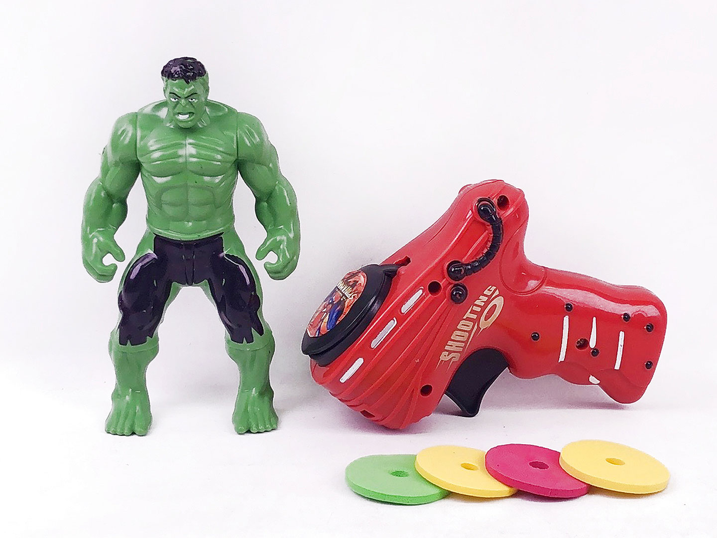 Flying Dick Gun & The Hulk toys